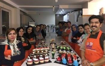 آموزشگاه شیرینی پزی پرتیکان، تهران_ هوچین